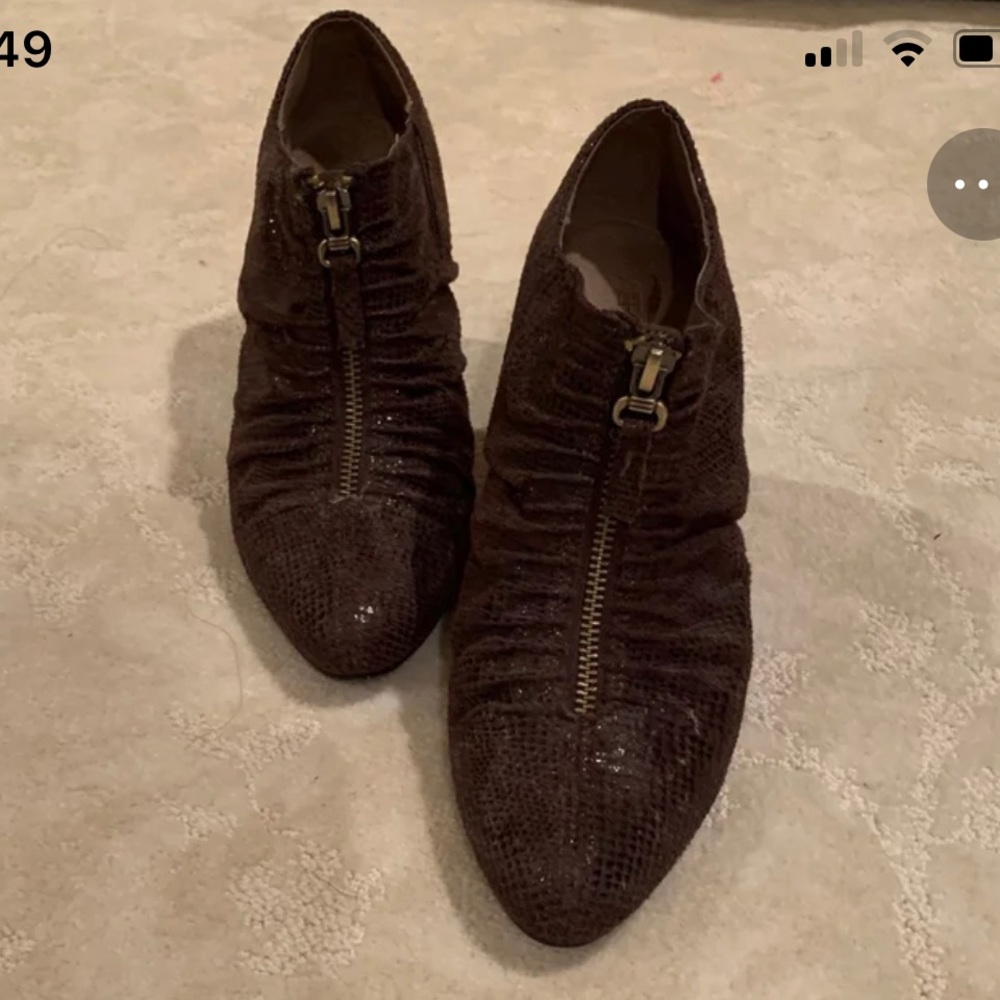 Brown Suede Aerosole Heelrest Heels